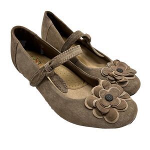 Earth Spirit Mary Jane Wedge Heels Shoes- Flower- Beige Leather Suede Size 8 1/2